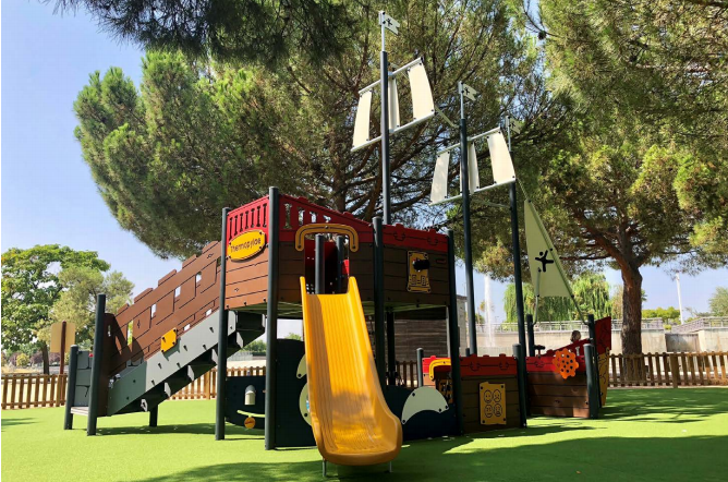 河南飞鲸游乐：游乐设备分类和选择组合滑梯技巧