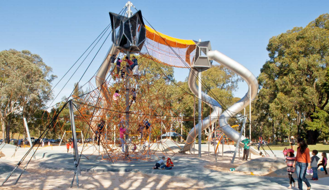 河南主题乐园定制:绳索攀爬设备注意事项