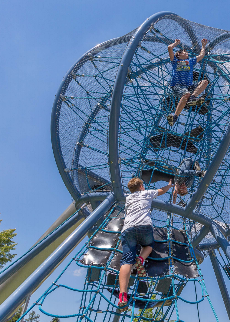 河南户外无动力设备如何激活公共空间，促进邻里互动？
